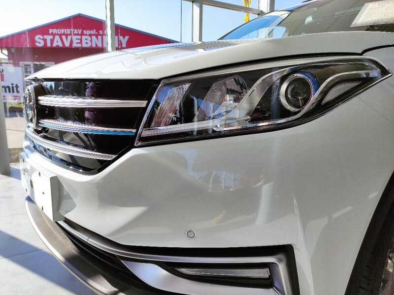 DongFeng Seres 3 - biela metalíza